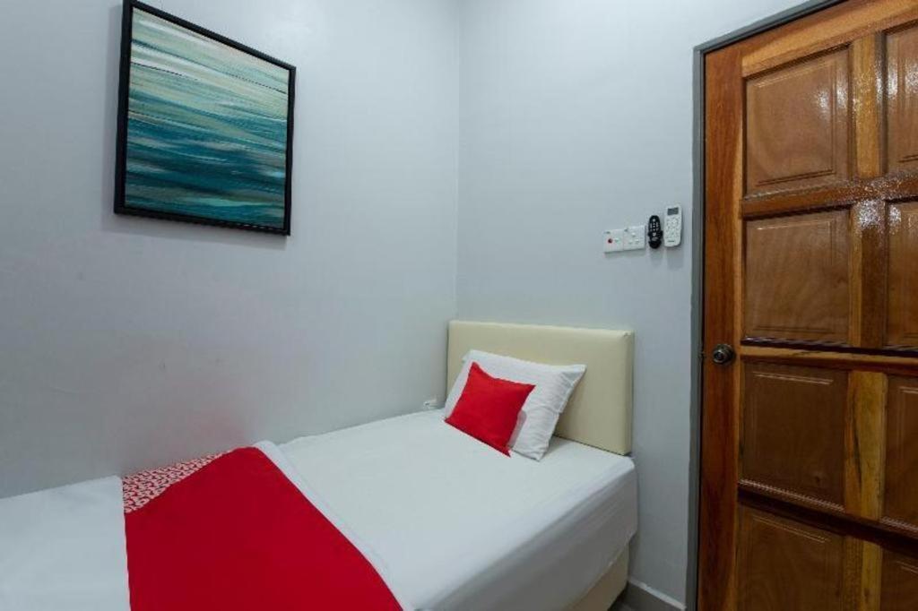 Oyo 90234 Sungai Rengit City Resort 2 Kampung Sungai Rengit Экстерьер фото