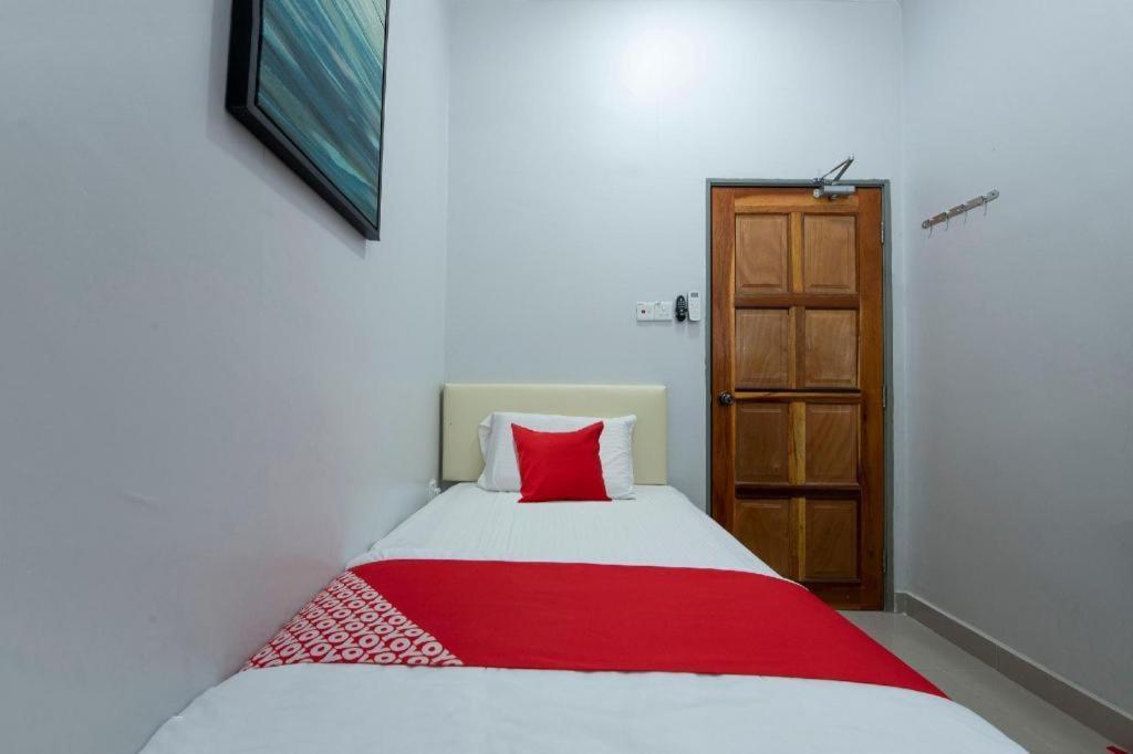 Oyo 90234 Sungai Rengit City Resort 2 Kampung Sungai Rengit Экстерьер фото